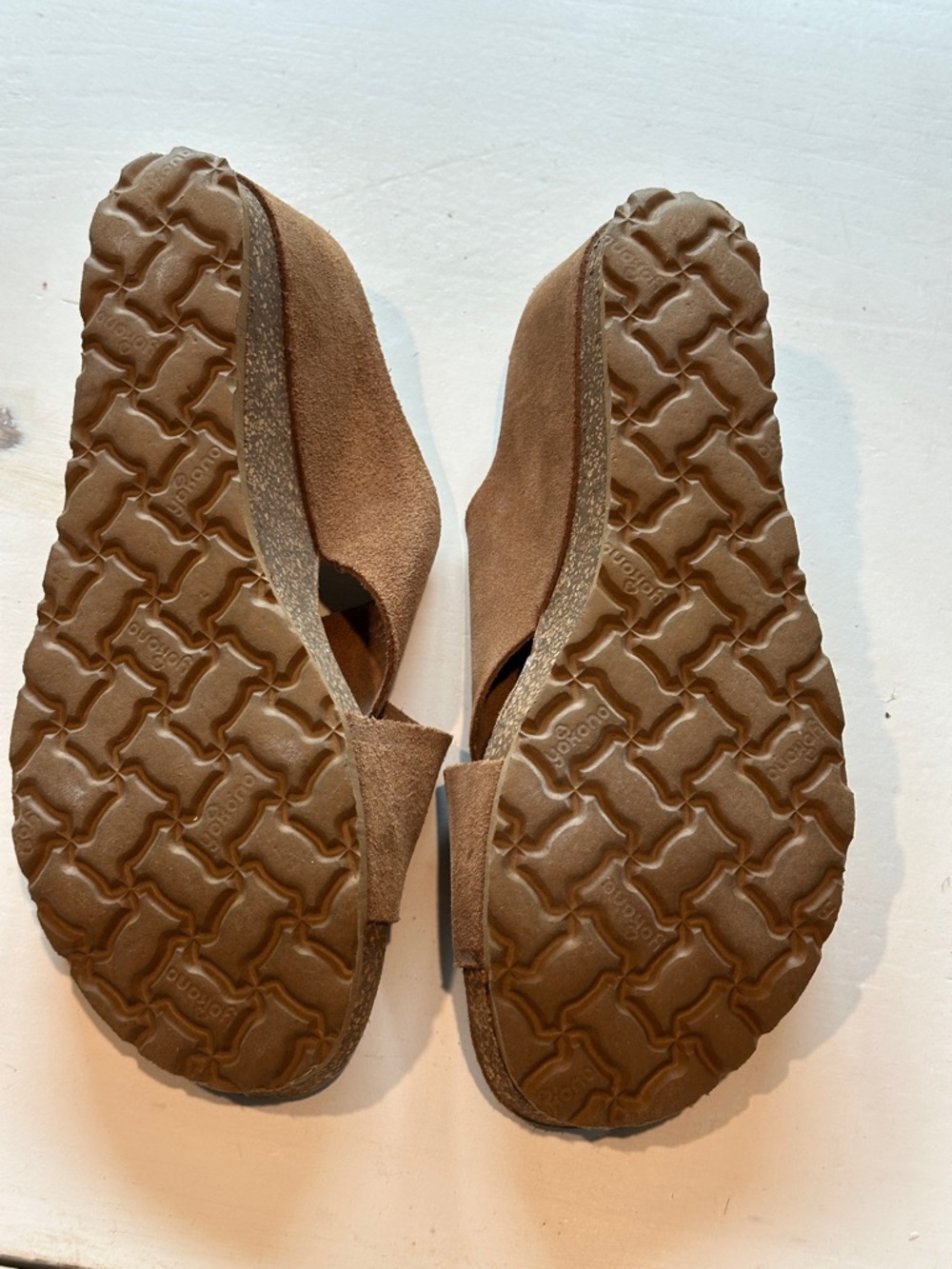 Yokono Women's Brown Suede Crisscross Slide Sandals - Picture 3 of 8